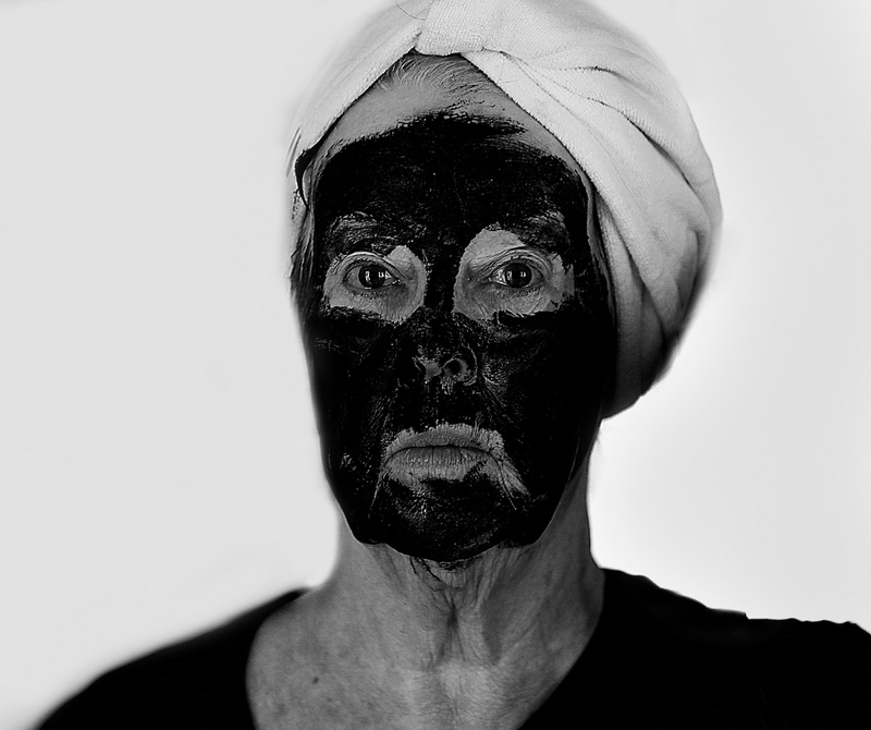 Lady with facemask.