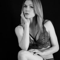 Le studio photo fantasmagorique pour un noir et blanc en 12 tableaux chronologiques 