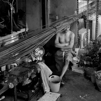 Living between the wires of Bangkok 