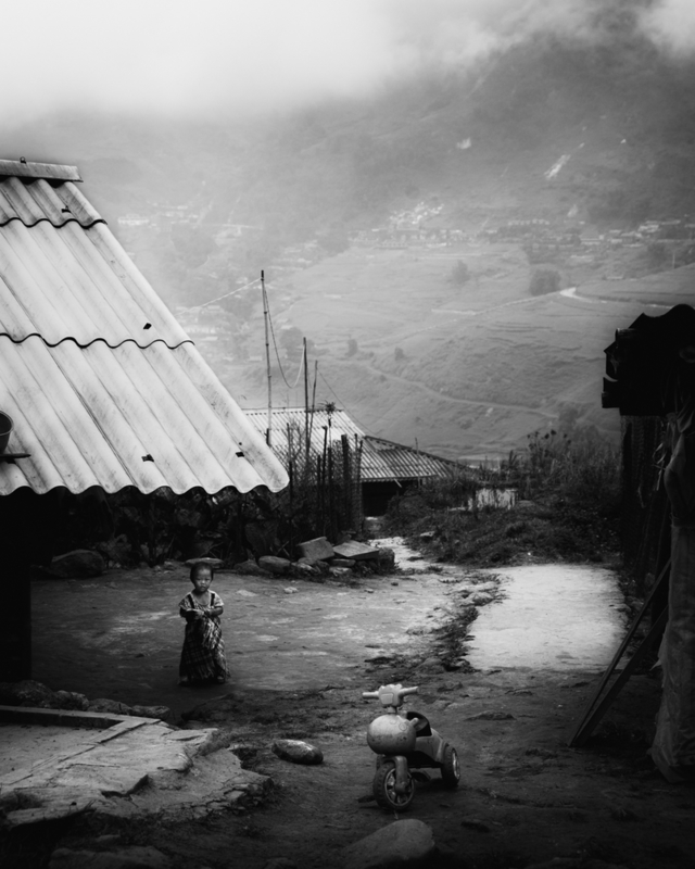 Enfant appartenant à la communauté Black Hmong (Vietnam)