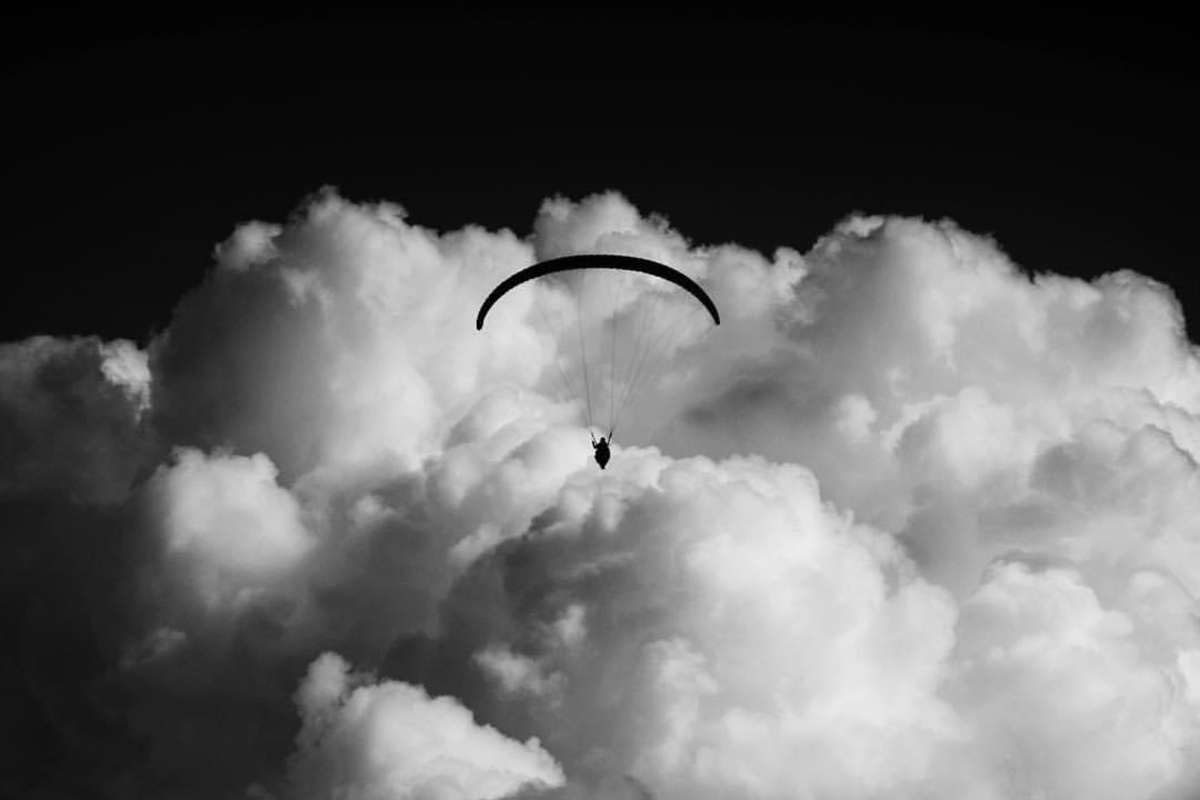 Paragliding 